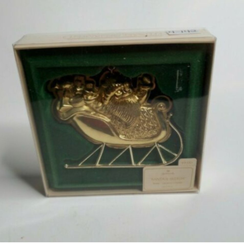 1982 Hallmark Keepsake Ornament "Santa's Sleigh"